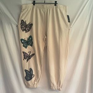 NWT Women’s Wild Fable 4X butterfly sweatpants $19